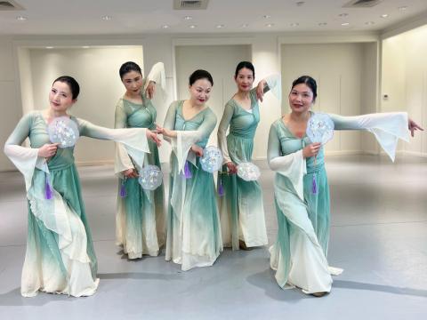 Dancers from Li-Garden Dance Company