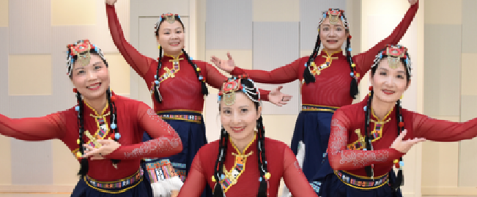 Dancers from the Li-Garden Dance Company